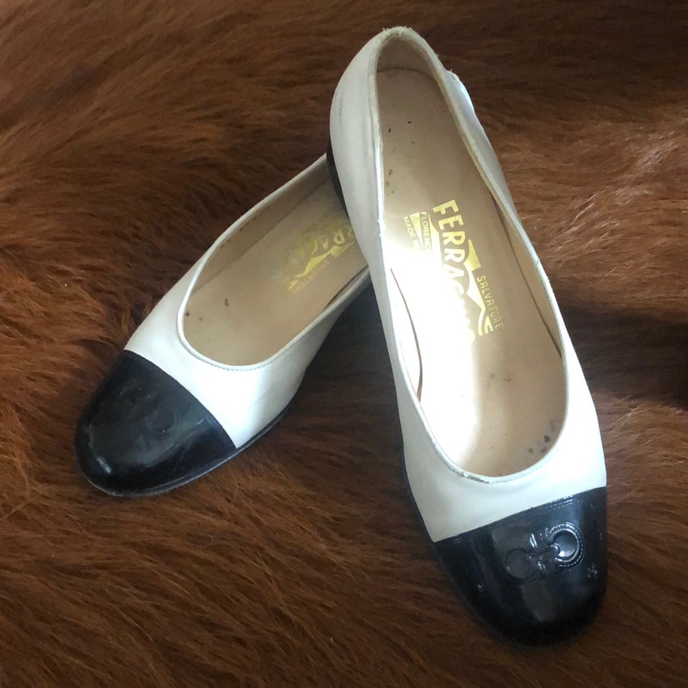 Ferragamo ballerina flats